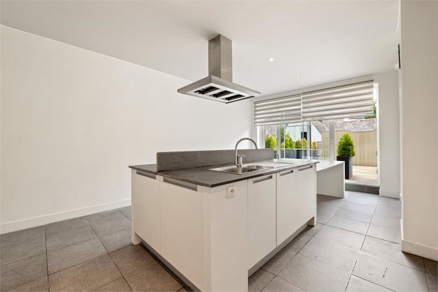 RUIM INSTAPKLAAR APPARTEMENT MET RUIM TERRAS IN HET CENTRUM VAN SINT-TRUIDEN foto 13