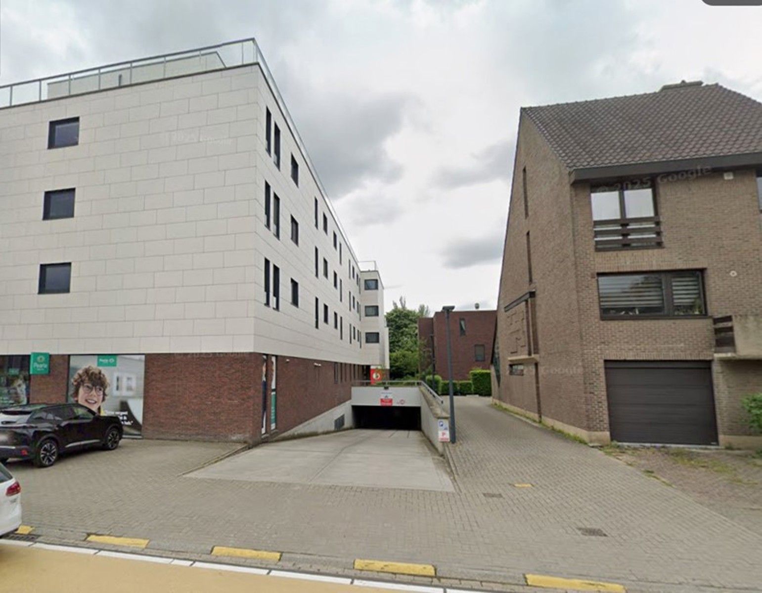 AUTOSTAANPLAATS BAREELPLEIN KORTENBERG foto 2