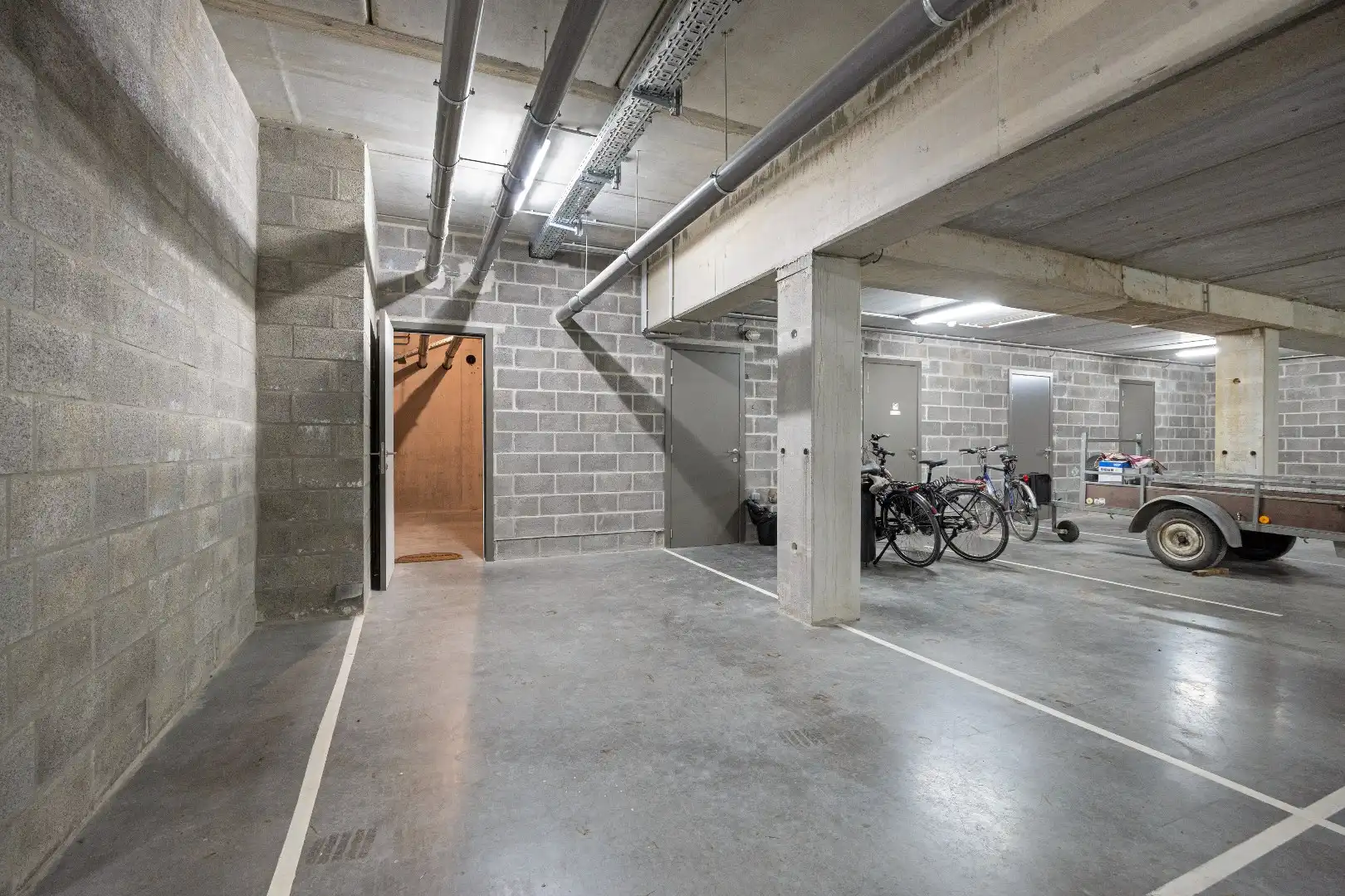 App te huur nabij centrum Halle: 2 slpks, terras, parking + kelder foto 20