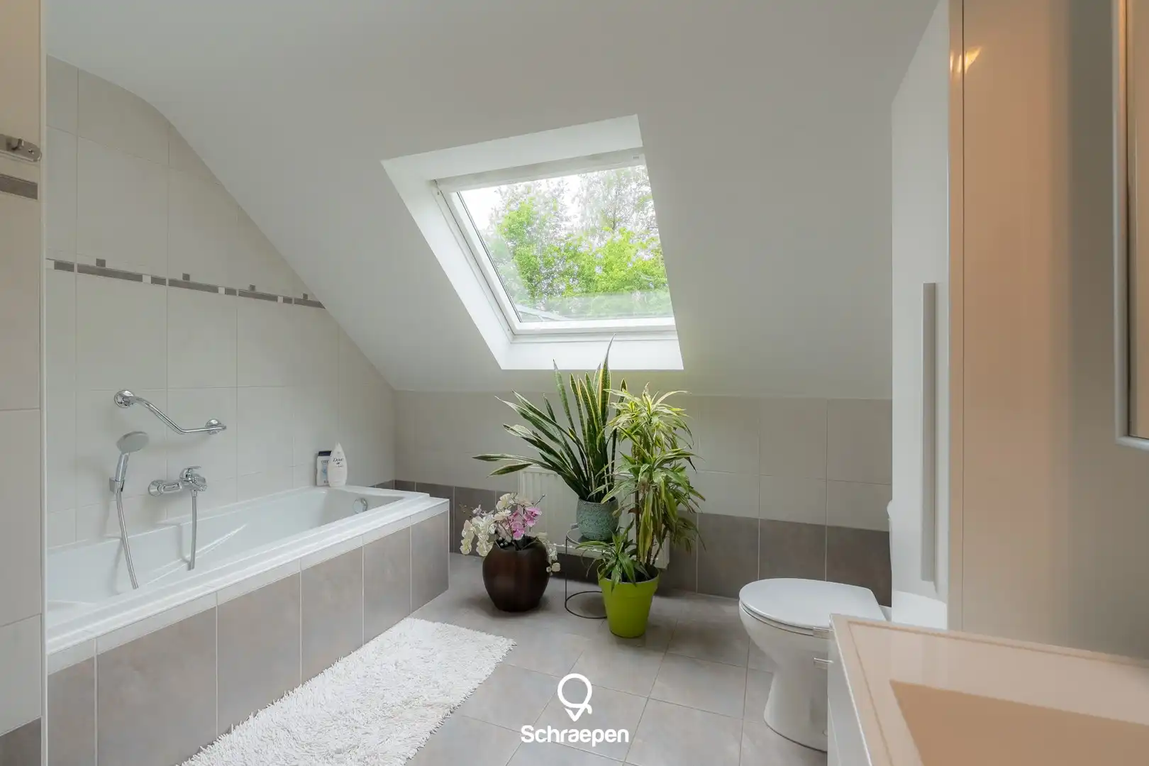 Energiezuinige én instapklare gezinswoning (235 m²) met 4 slpks te Houthalen! foto 22