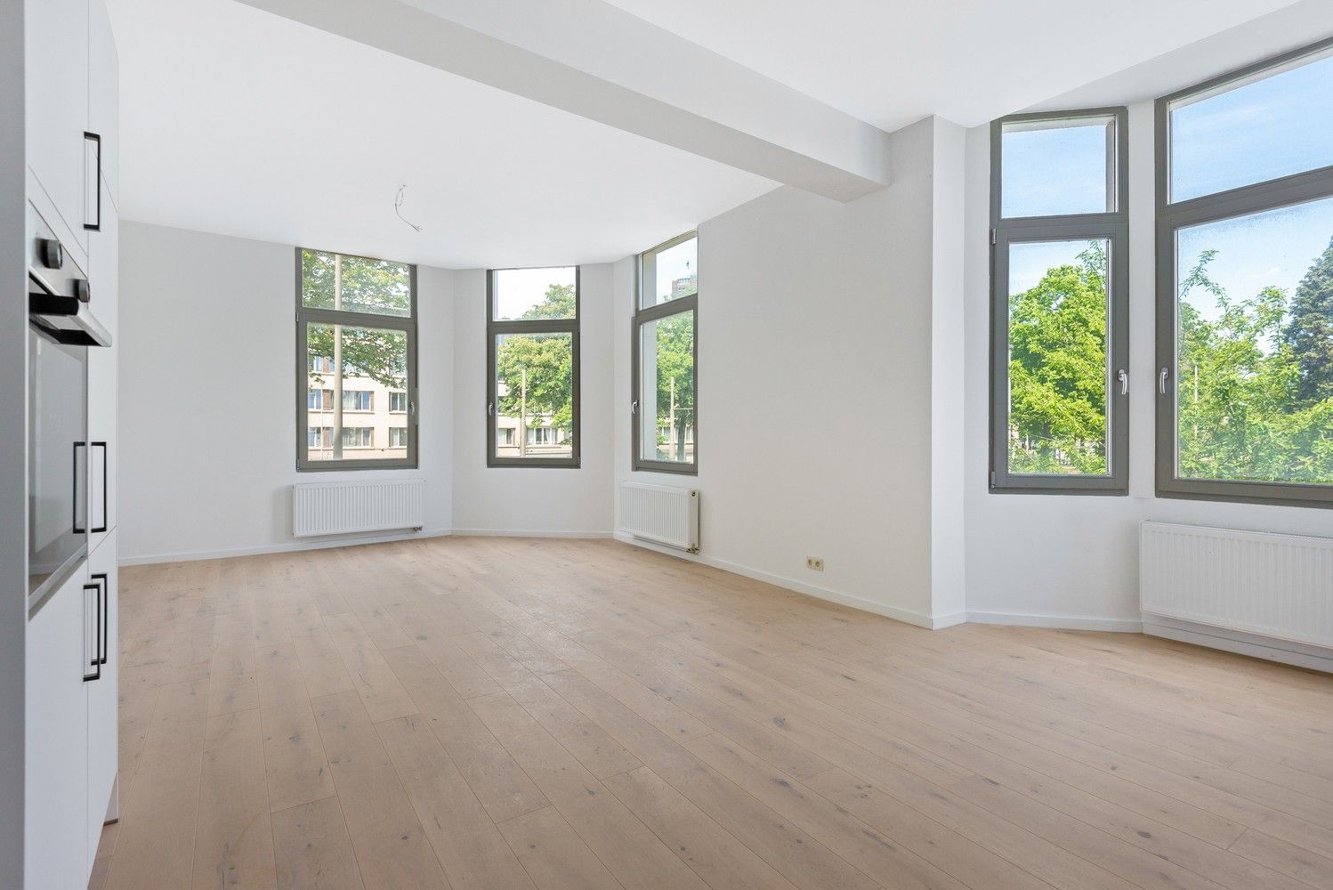 Prachtig gerenoveerd appartement met 2 slaapkamers in rustige straat te koop te Antwerpen foto 1