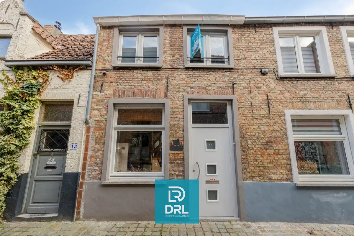 CHARMANTE STADSWONING te BRUGGE foto {{pictureIndex}}