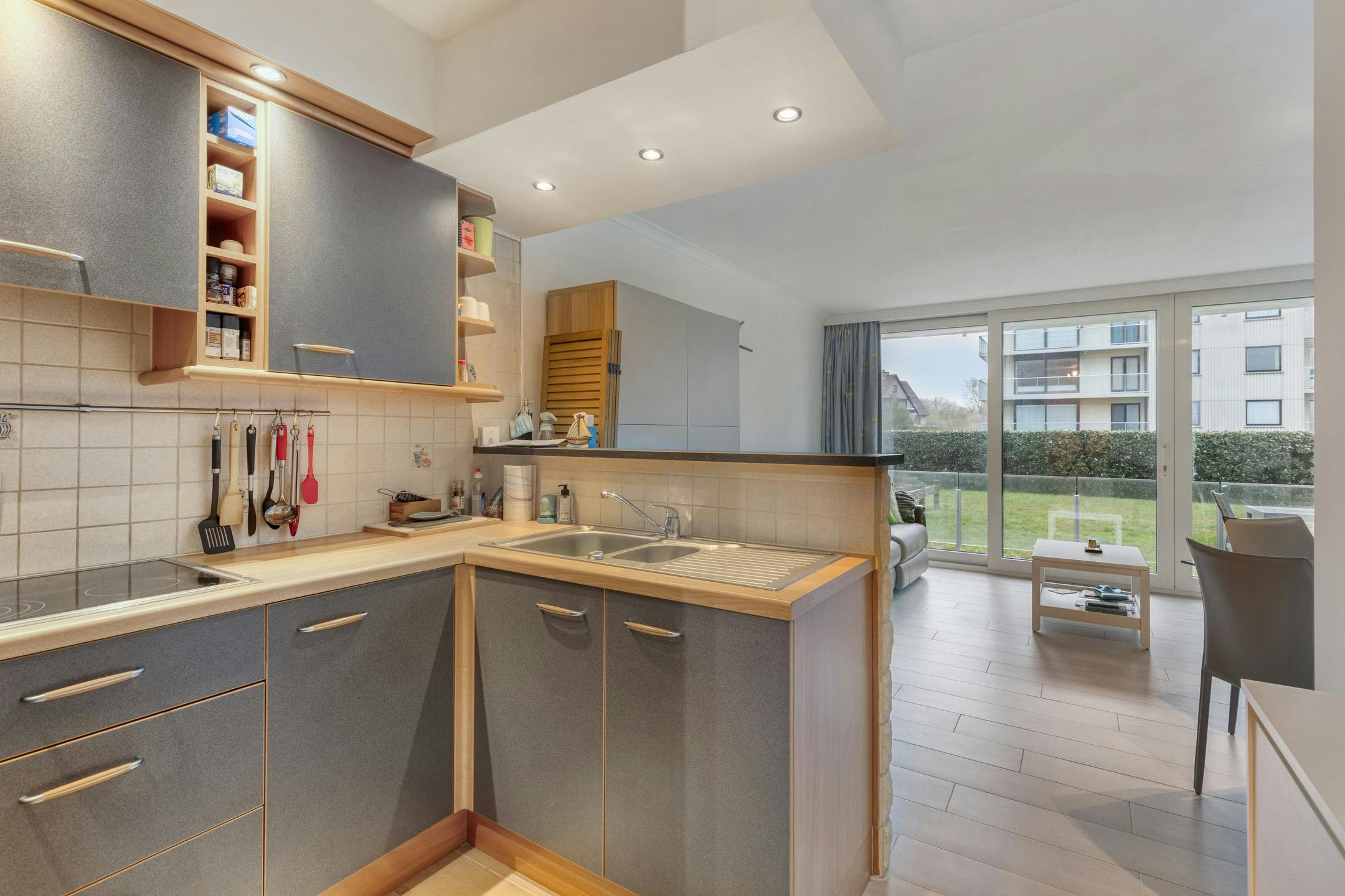 Moderne studio vlakbij zee in De Panne foto 6