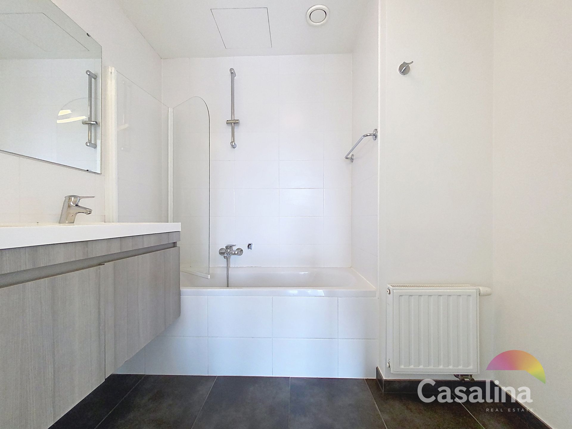 Mooi appartement van 64 m² met terras, kelder en garage foto 6