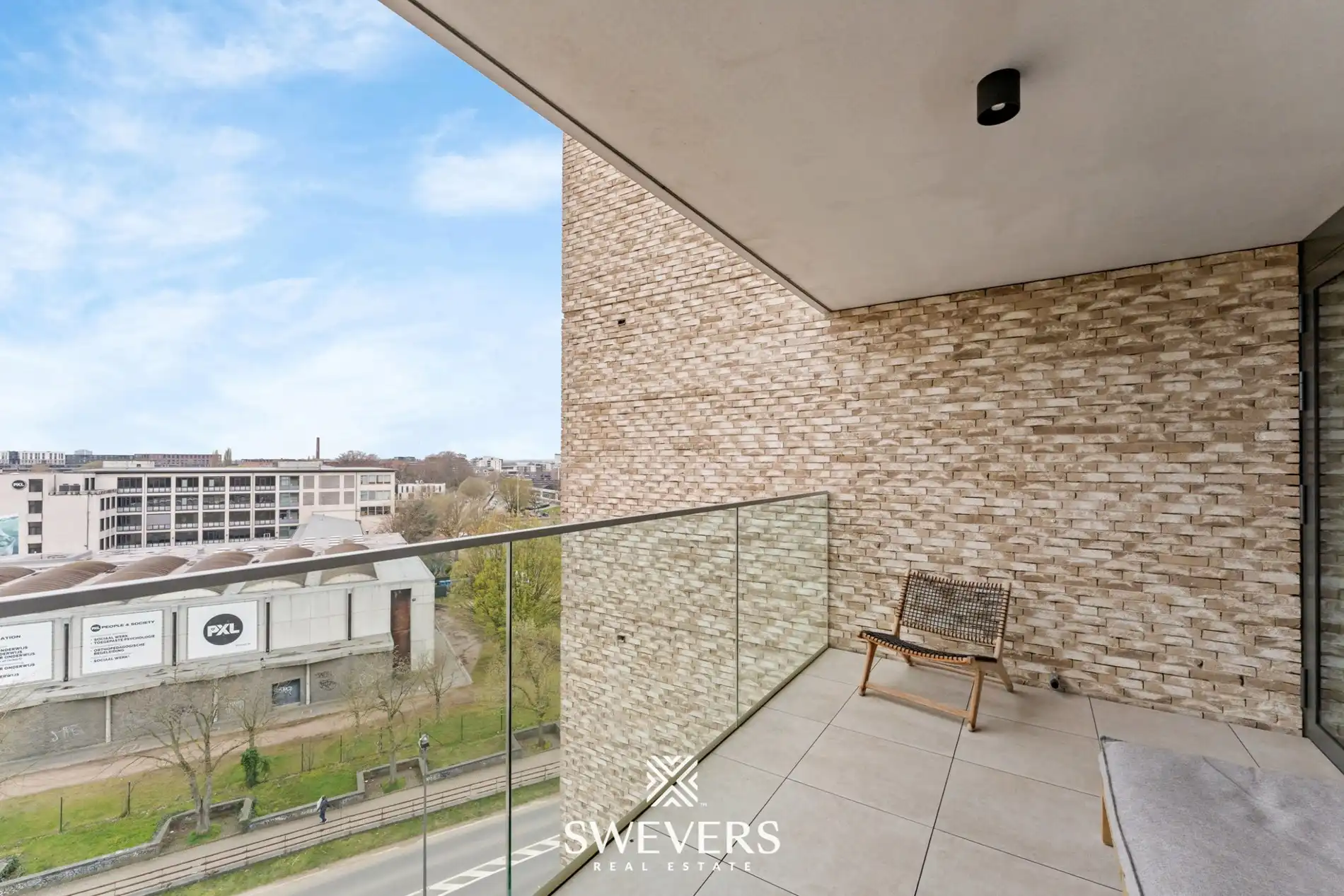 Luxueus, energiezuinig appartement met zonnig terras met skyline in centrum Hasselt  foto 19