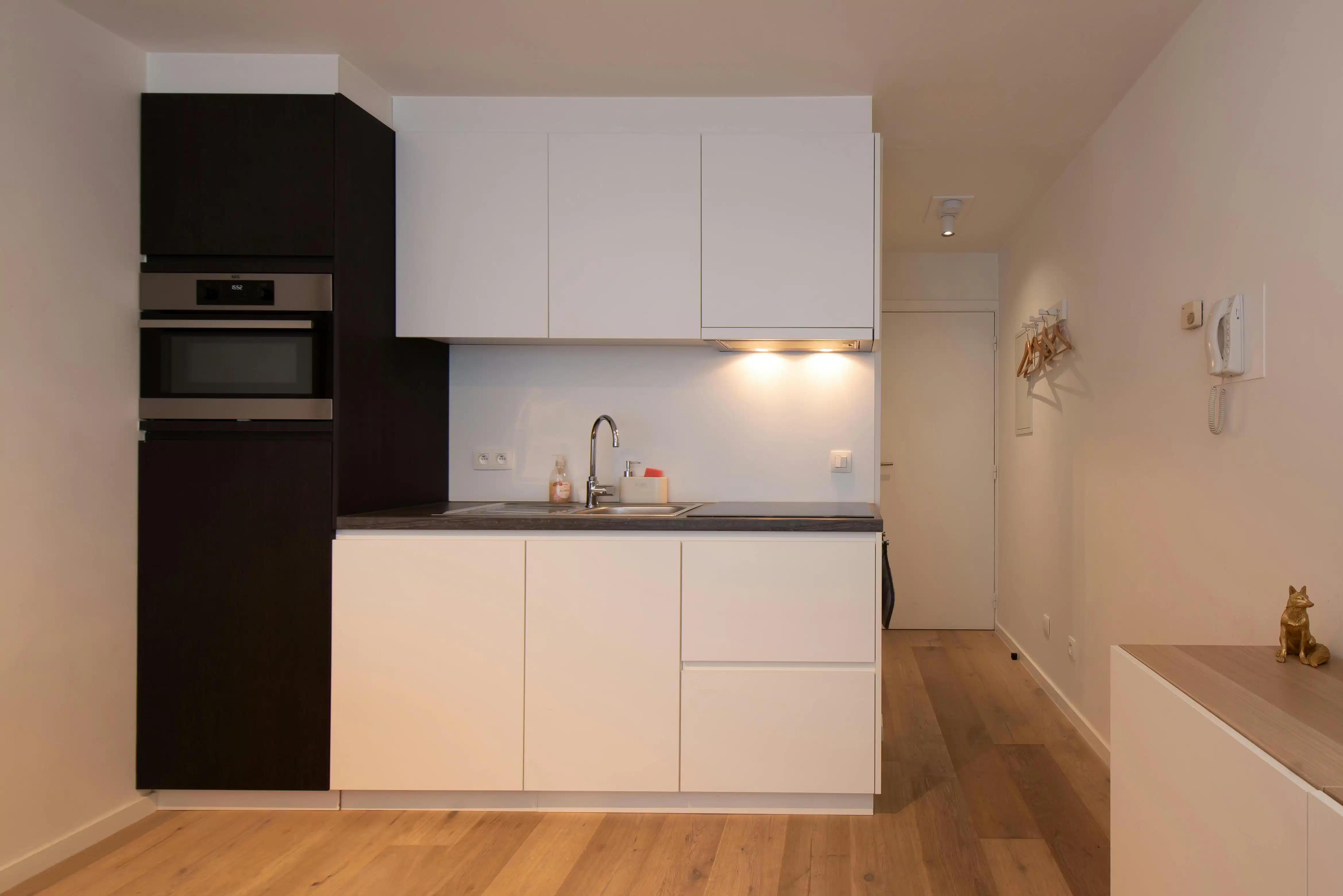 Studio met zijdelings zicht op de jachthaven foto 4