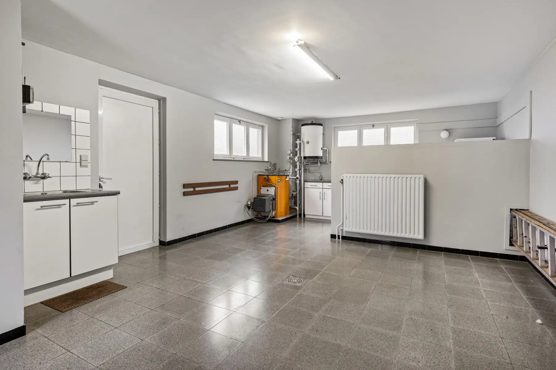 Ruime gezinswoning met tuin en garage op 856 m2 foto 16