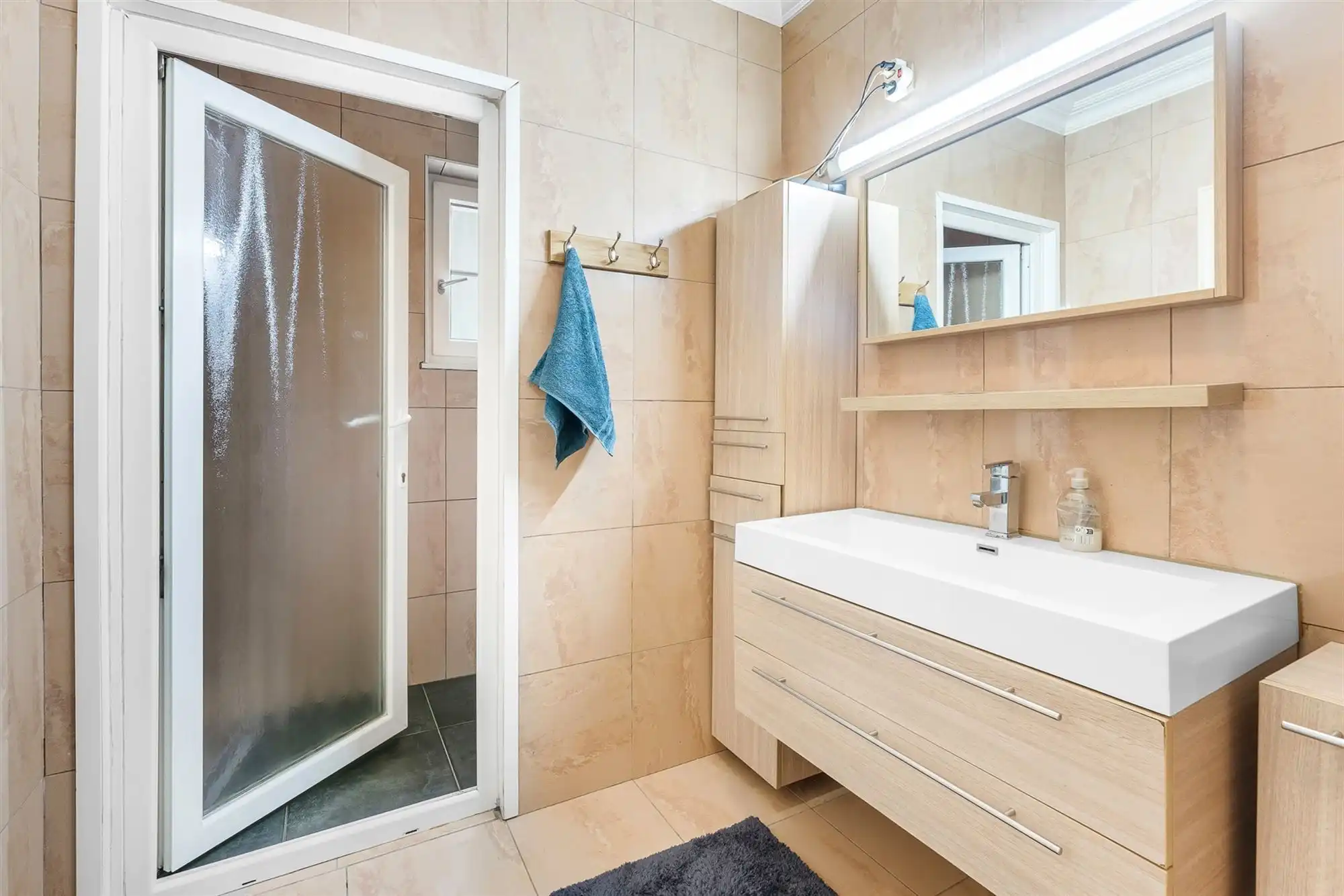 ZEER RUIME, GOED ONDERHOUDEN WONING (269M²) MET 4 SLAAPKAMERS EN RUIME GARAGE OP EEN PERCEEL VAN 10ARE TE BEVERLO foto 11