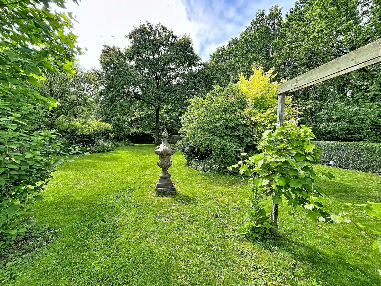 Instapklare tuin met prachtige tuin op een toplocatie  foto 12