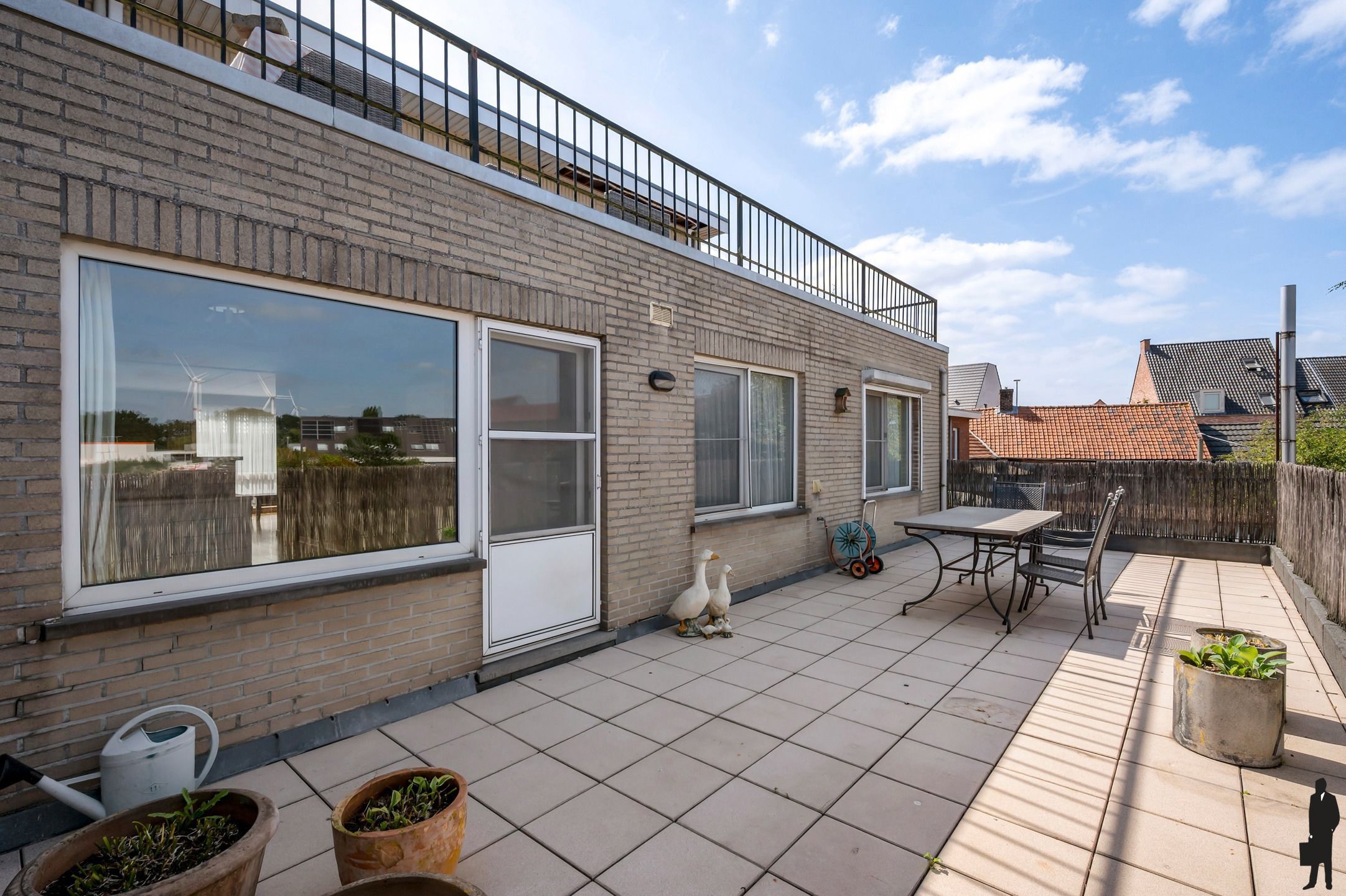 Ruim appartement met terras in het centrum van Nieuwmoer foto 24
