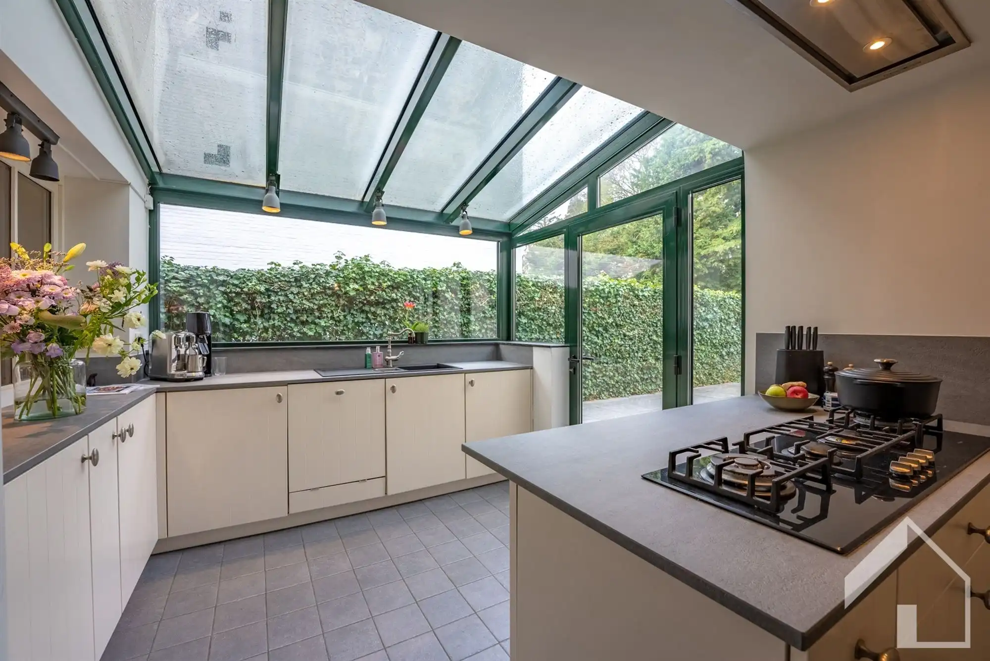 Authentieke gerenoveerde gezinswoning met 3 slaapkamers in centrum Brasschaat foto 8