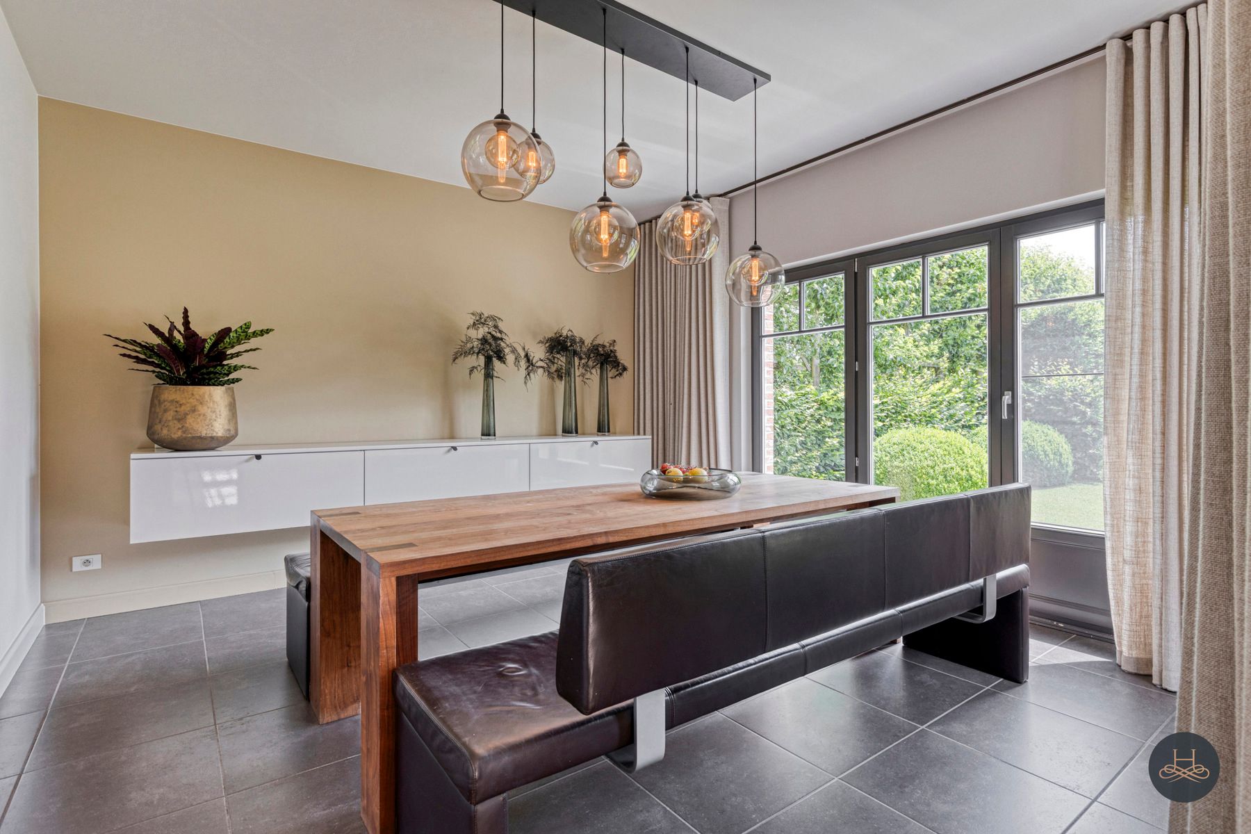 Instapklare villa met prachtig aangelegde tuin en zwembad foto 8