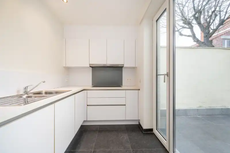 Gerenoveerde rijwoning te centrum Roeselare foto 5