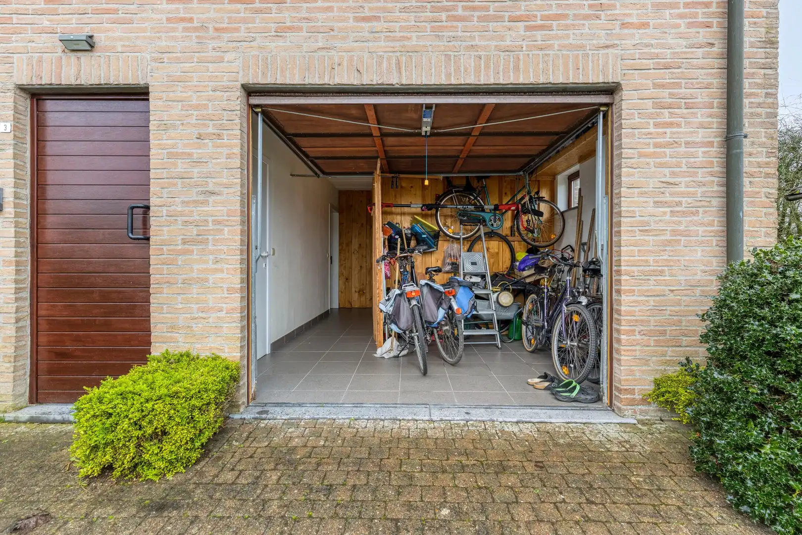 Ruim gelijkvloers appartement met grote tuin in een residentiële wijk ! foto 27