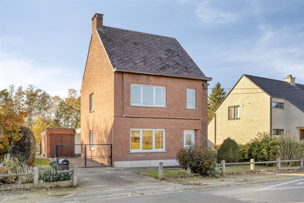 Hoofdfoto van de publicatie: Knappe, te renoveren, woning op een gunstige locatie te Aarschot! 