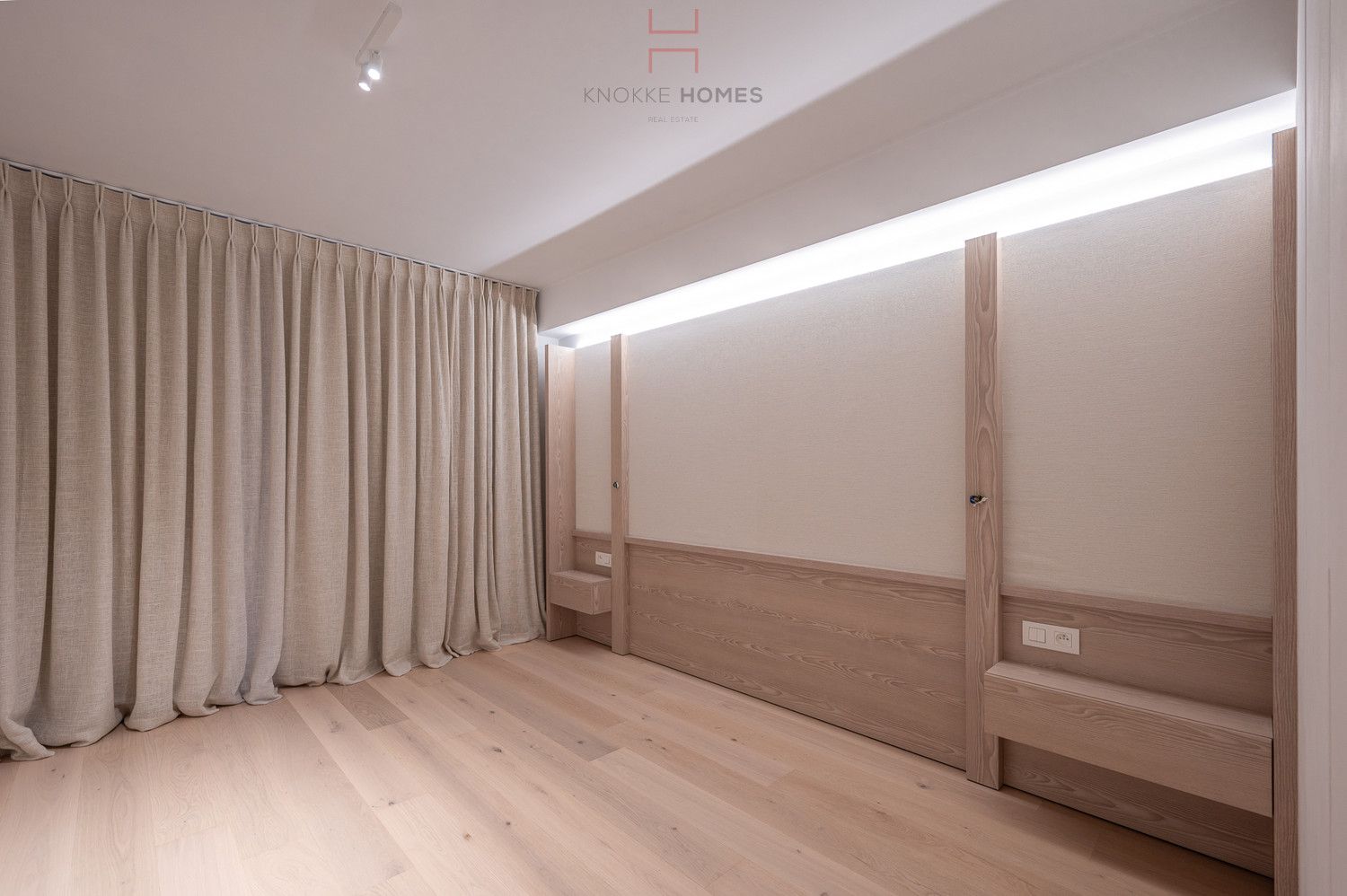 Luxueus gerenoveerd appartement op de zeedijk aan de zeilclub Anemos in Duinbergen foto 17