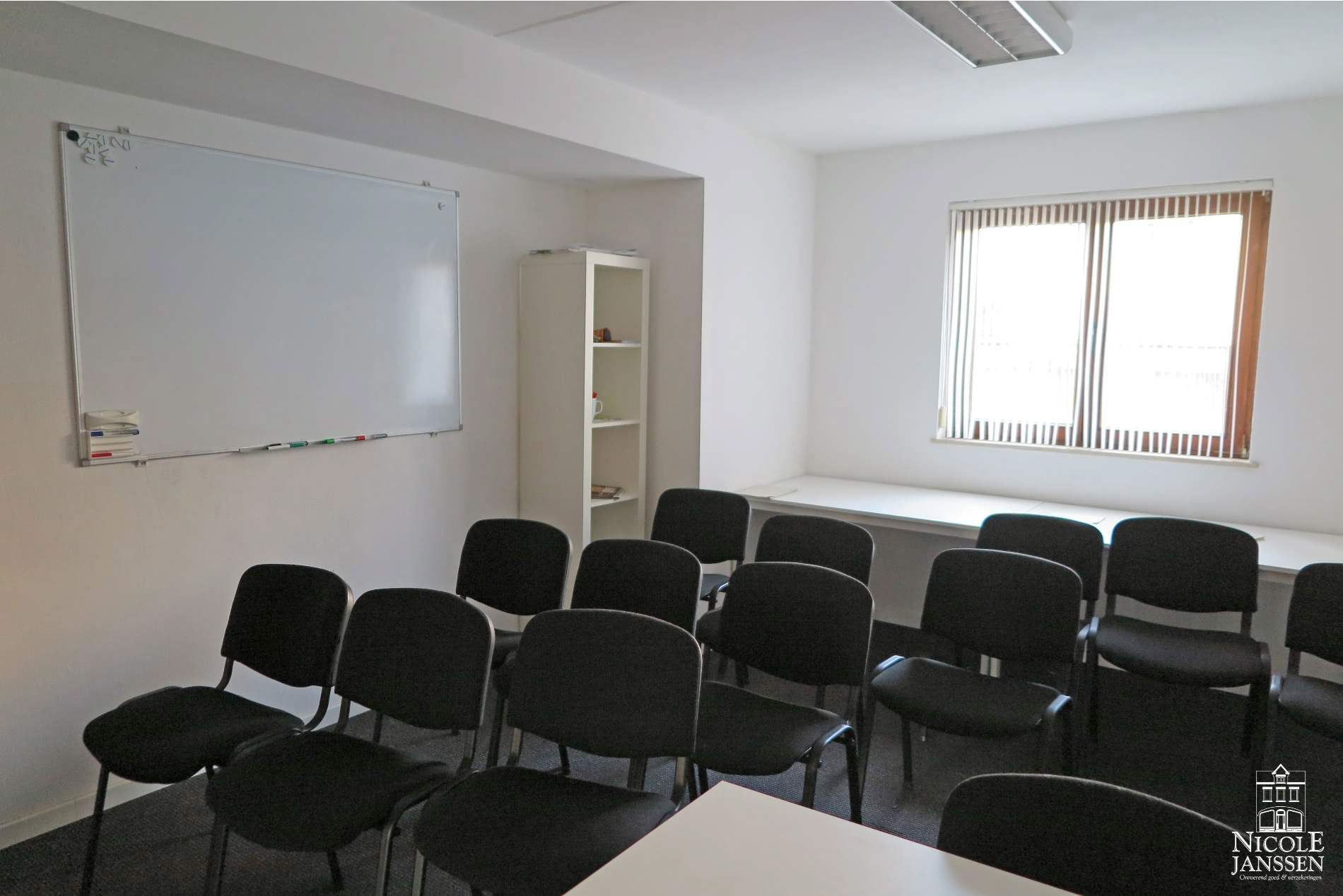 Verzorgd gelijkvloers handelspand foto 6