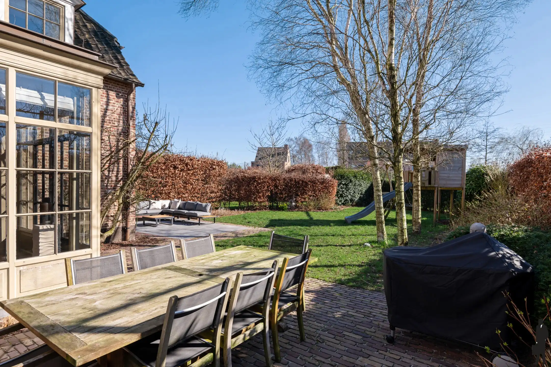 Prachtige woning met 4 slpks, 2 badks en ZW tuin met privacy foto 16