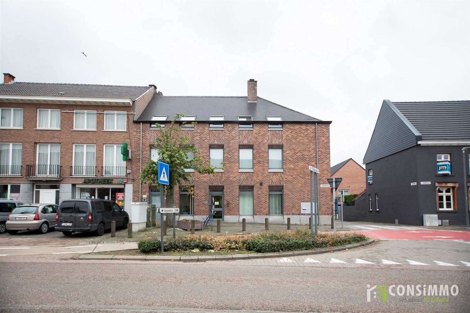 Topgelegen kantoor-/praktijkruimte in het centrum van Kortessem! foto {{pictureIndex}}