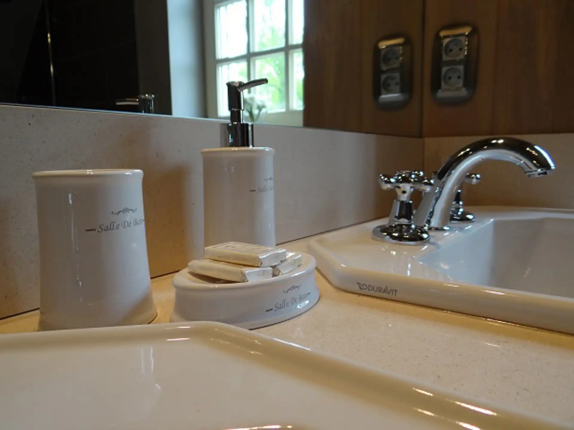 Gerestaureerde vierkantshoeve met B&B op 80 are grond foto 43