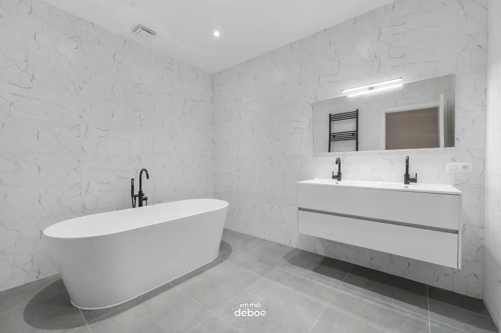 Instapklare bel-etagewoning van 260 m², volledig gerenoveerd in 2024, EPC B en zuidgerichte tuin nabij centrum en zee foto 8