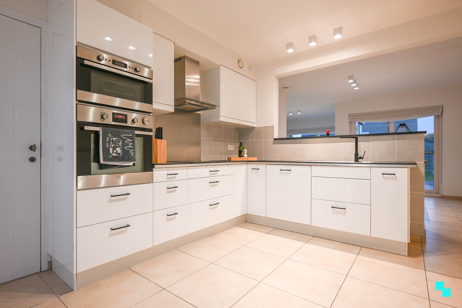 Instapklare woning nabij centrum Deerlijk foto 8