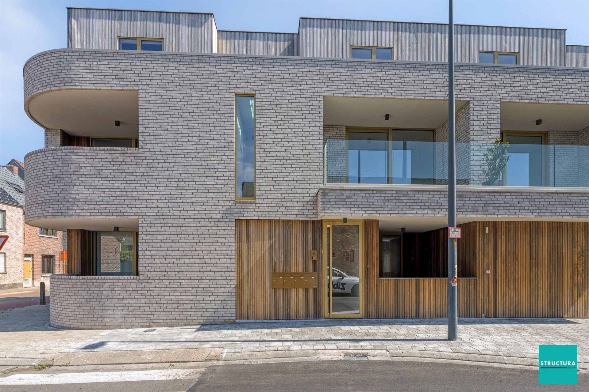 Nieuwbouwappartement met 2 kamers en 2 terrassen foto {{pictureIndex}}