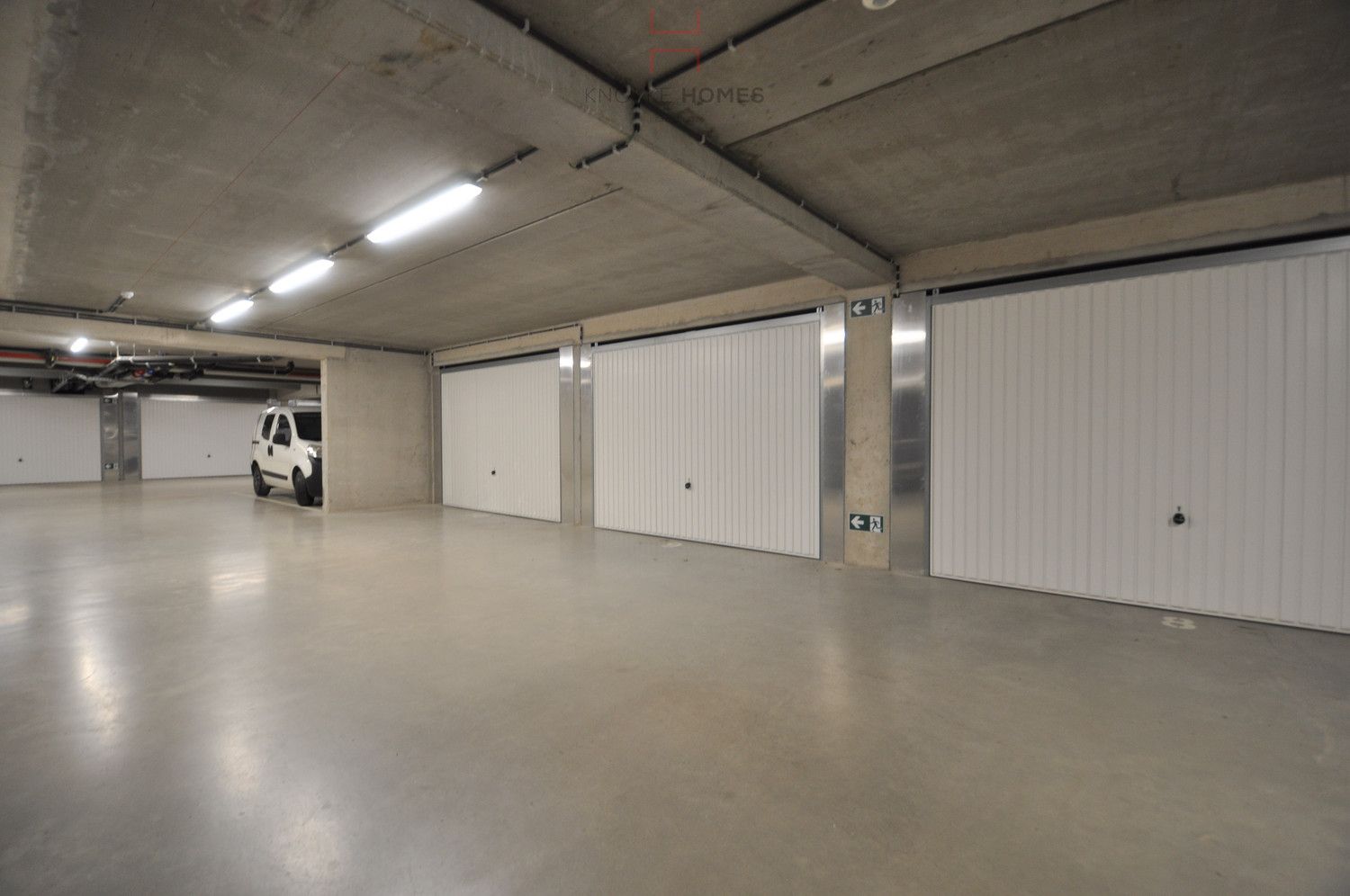 Ruime garagebox vlakbij centrum Knokke foto 3