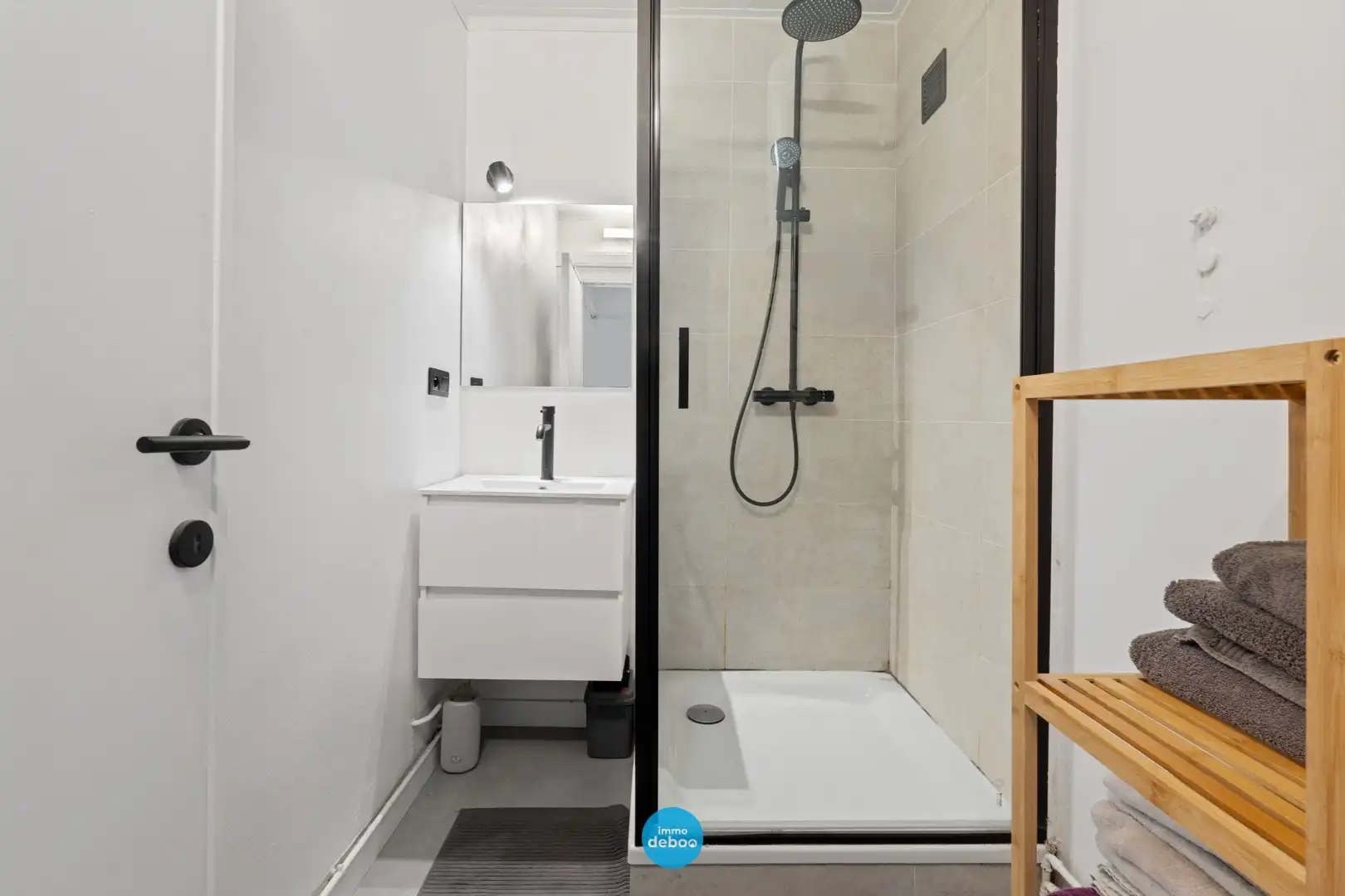 Gerenoveerd appartement met 2 terrassen foto 13