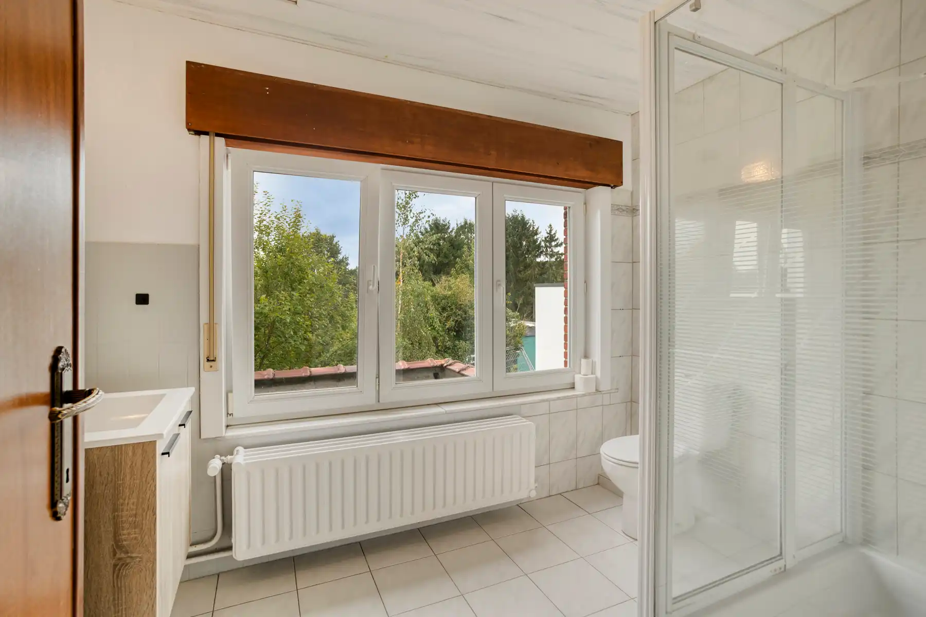 Leuke woning met veel potentieel en grote tuin foto 20