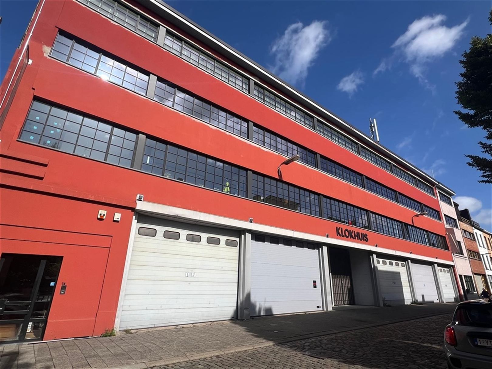 High-end kantoorruimte onder all-in formule aan Berchem Station foto 7