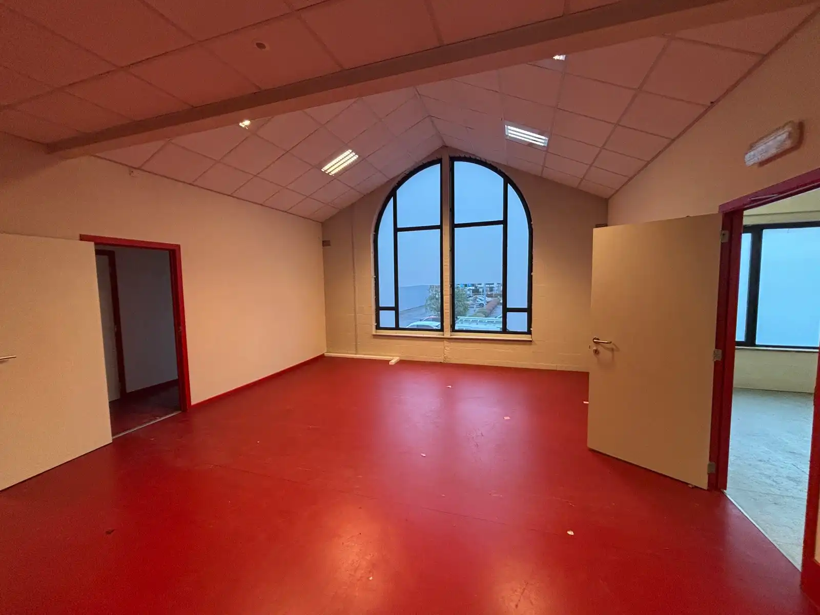 Handelspand van ca. 940 m² te huur in Zandhoven foto 6