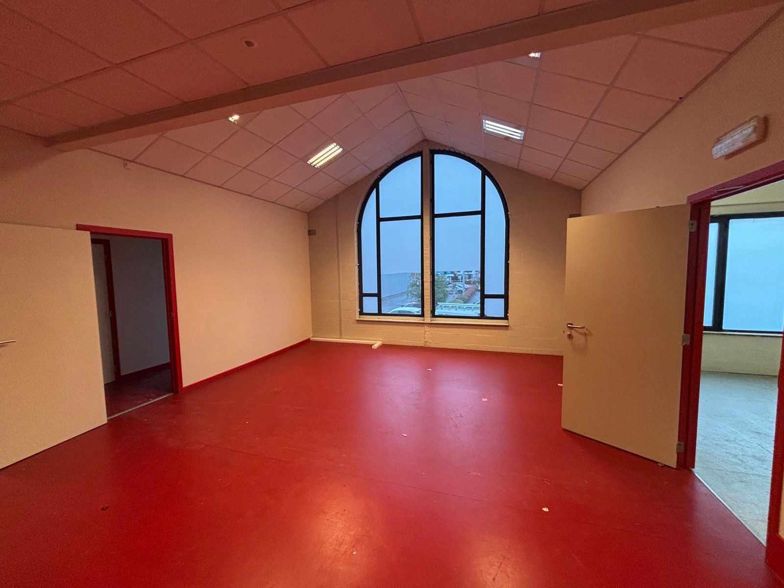 Handelspand van ca. 940 m² te huur in Zandhoven foto 7