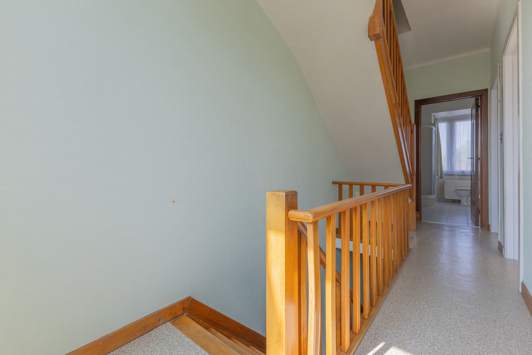 Gunstig gelegen woning met garage en grote tuin foto 11
