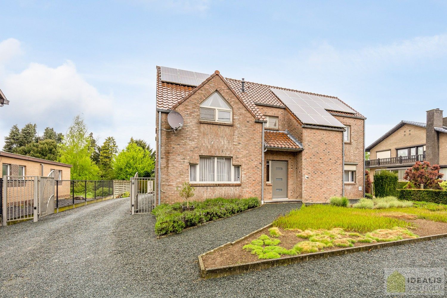 RUIME EN PERFECT ONDERHOUDEN WONING MET 4 SLAAPKAMERS OP KNAP PERCEEL VAN MAAR LIEFST 14A61CA foto 3