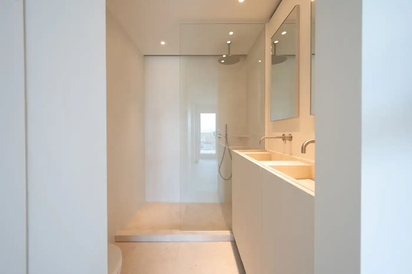 Prachtig gerenoveerd appartement op de Wandeldijk foto 15