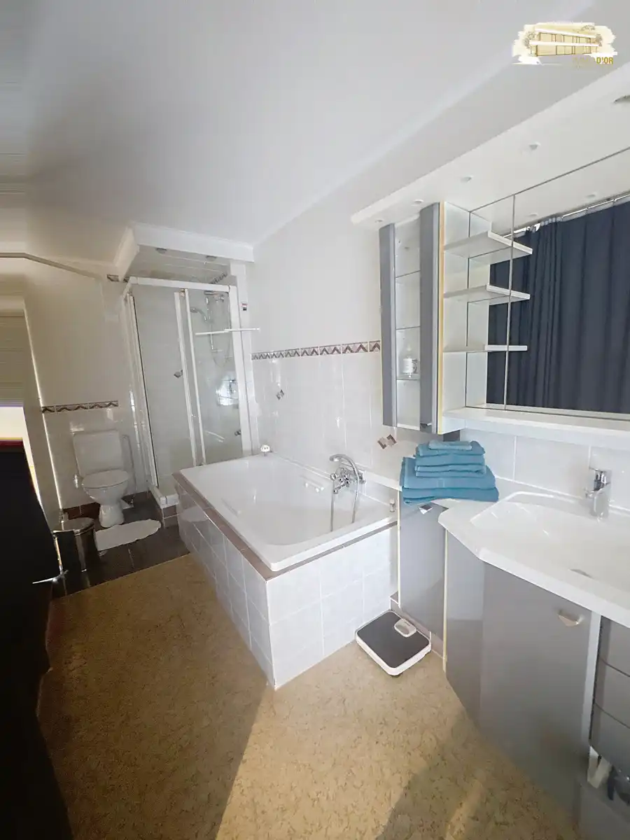 Seizoensverhuur 2 - 8 pers met zeezicht/Z-terras à 295 Eur/d foto 10