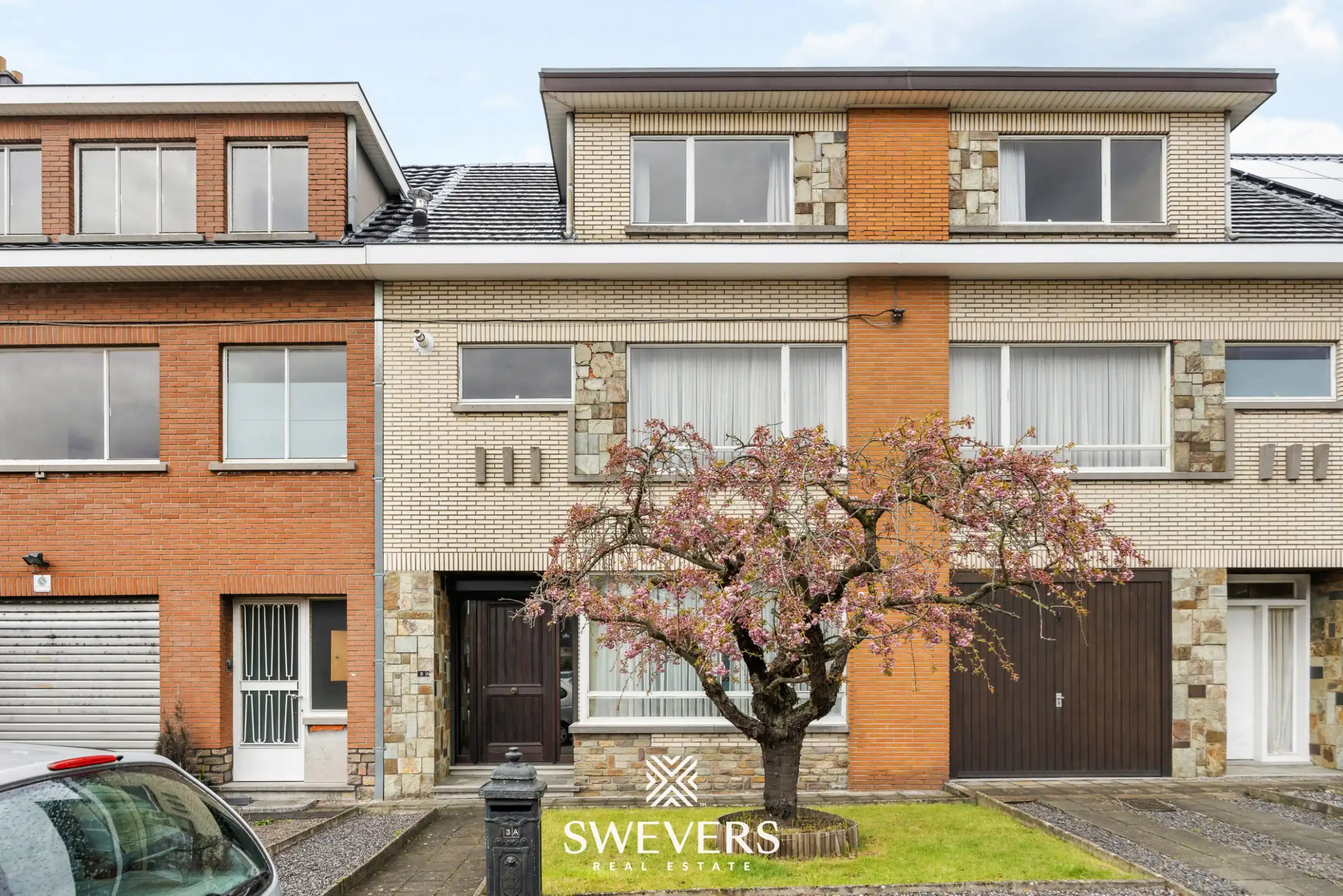 Hoofdfoto van de publicatie: Uniek renovatie- en investeringspand met 2 woonentiteiten op toplocatie in hartje Hasselt