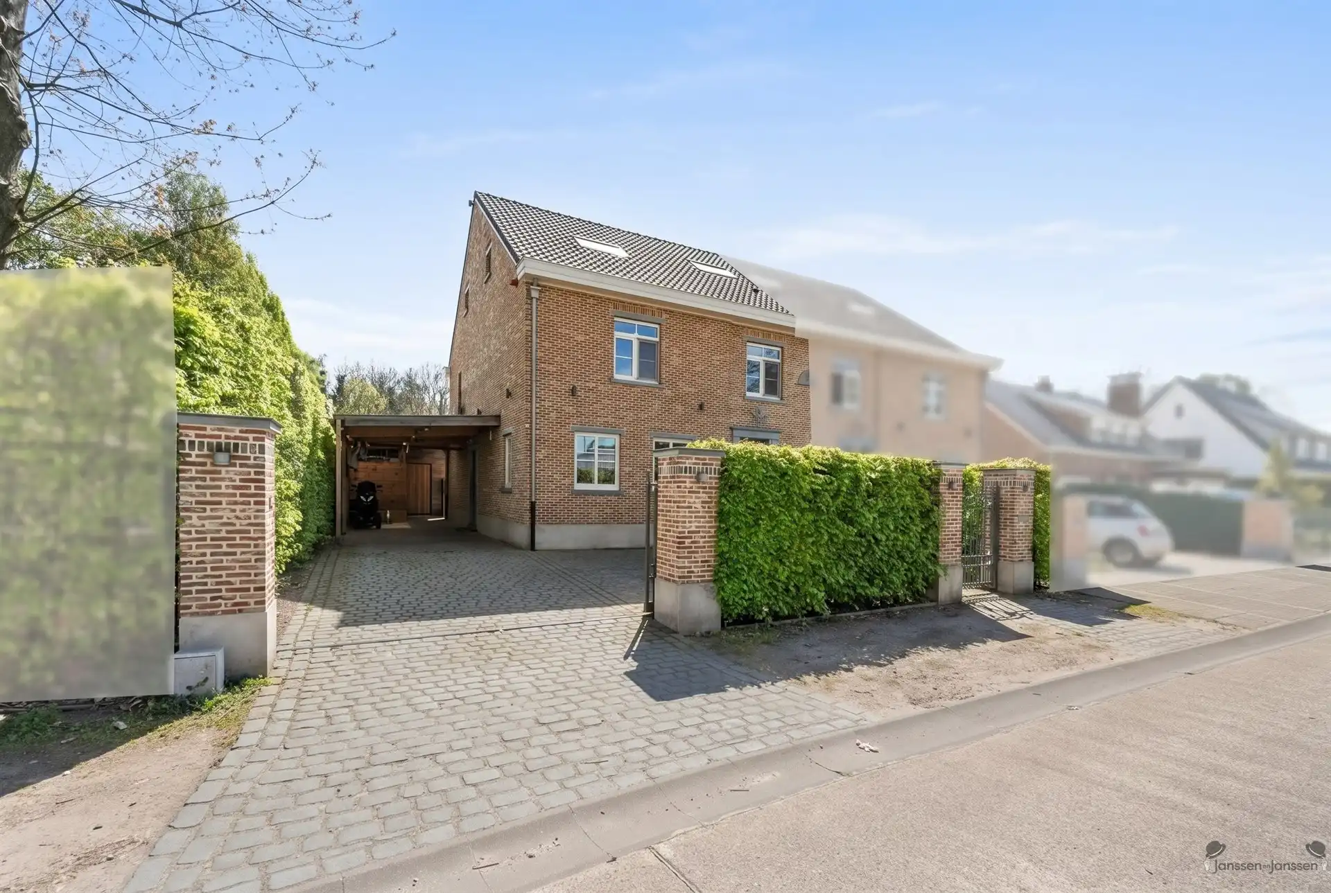 Instapklare halfopen bebouwing met EPC A op toplocatie in Schilde foto {{pictureIndex}}