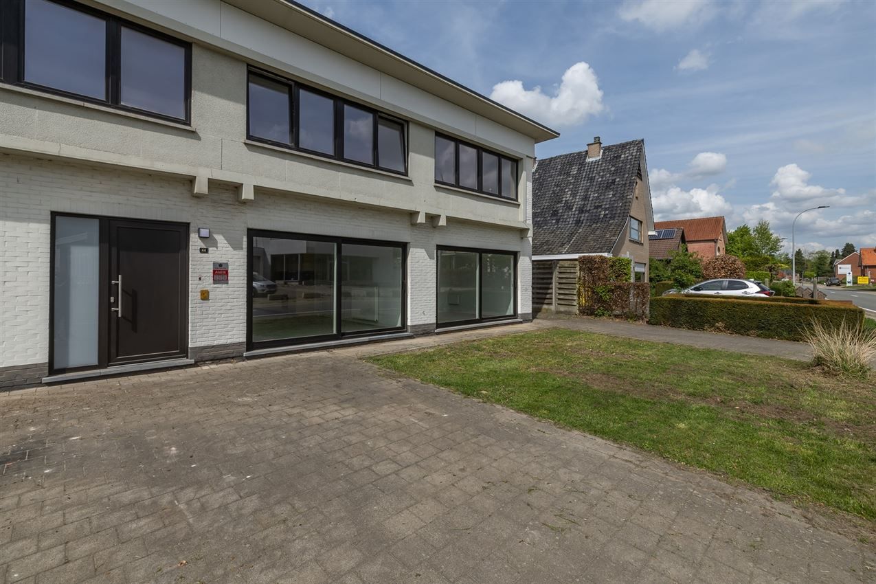 Gelijkvloers appartement, twee slpk., autostaanplaats foto 21