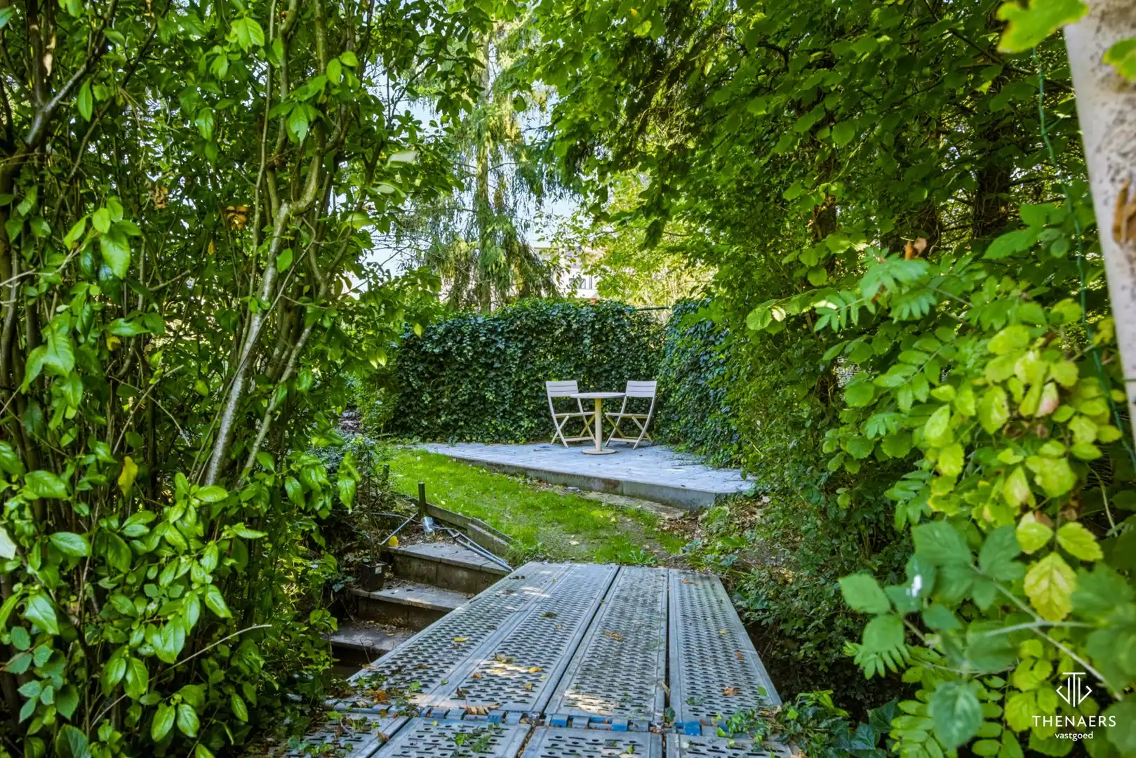 Ruime en karaktervolle woning met 4 slaapkamers, 2 badkamers en prachtige tuin – optioneel met achterliggende weide. foto 49