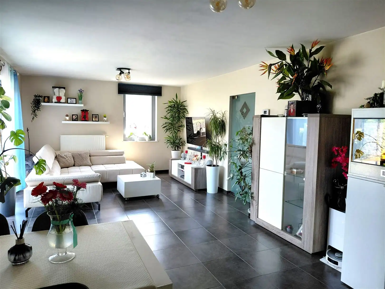 TE HUUR: Gelijkvloers appartement met 2 slaapkamers te Heusden! foto 3
