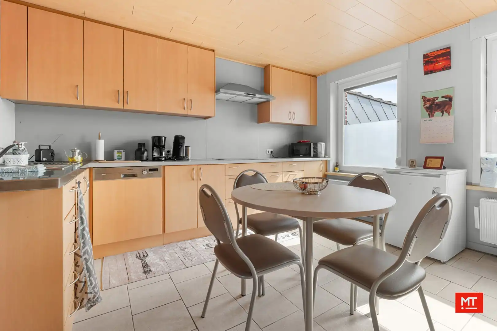Opbrengsteigendom bestaande uit handelsruimte en 2 appartementen in centrum Beselare foto 4
