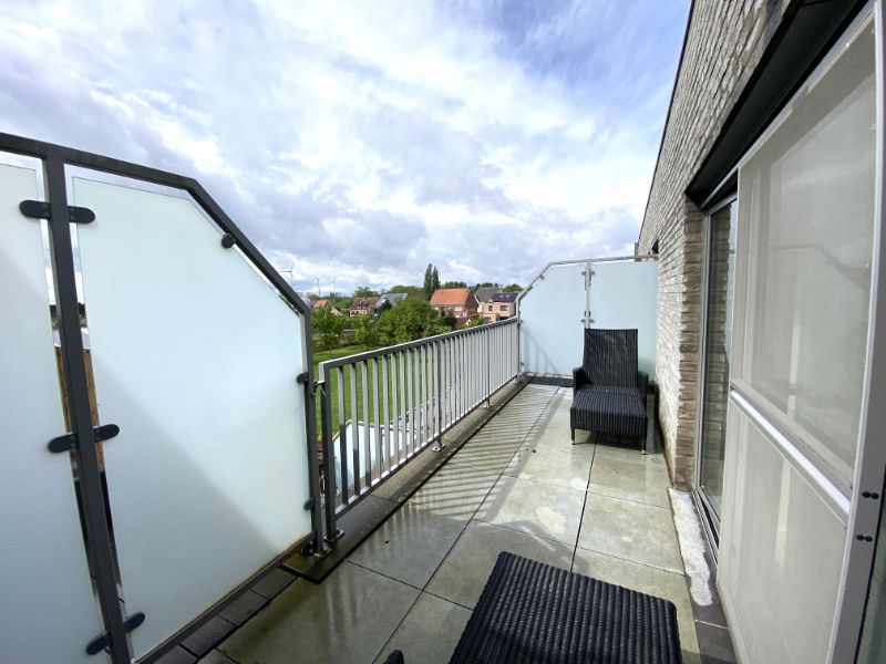 Luxe dakappartement (+-200m²) 3 slpk, terras, dubbele autostaanplaats foto 9