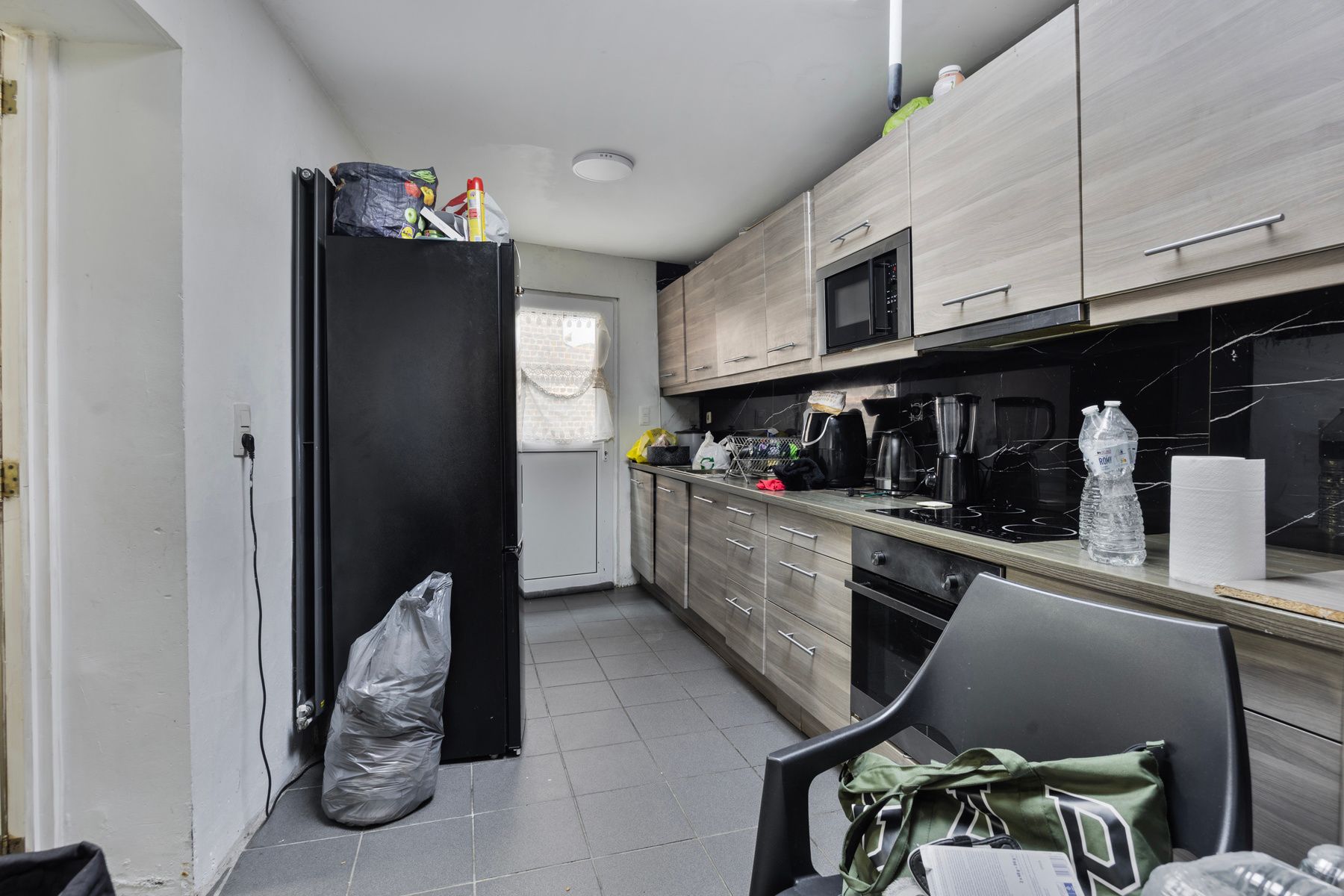 Instapklare halfopen bebouwing met vijf slaapkamers foto 9