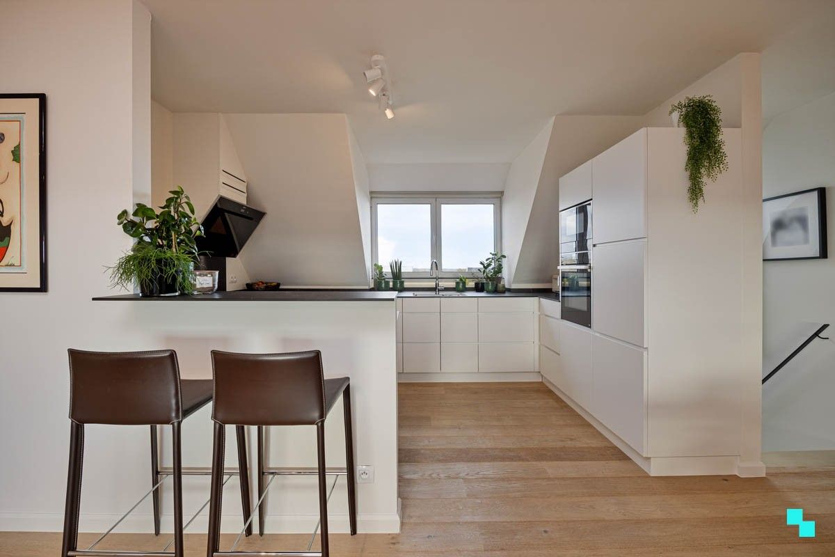 Kwalitatief afgewerkt duplex appartement in hartje Lichtervelde foto 5