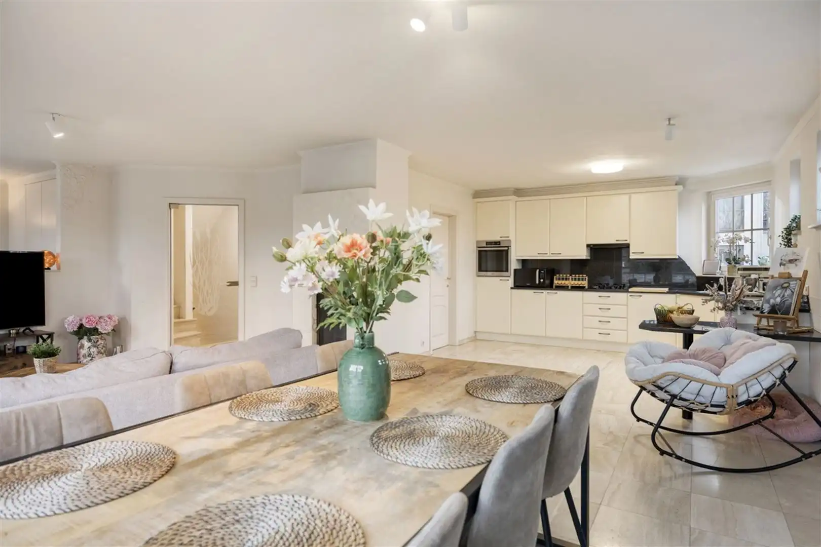 TE KOOP: Handelshuis op toplocatie te Heusden-Zolder! foto 25