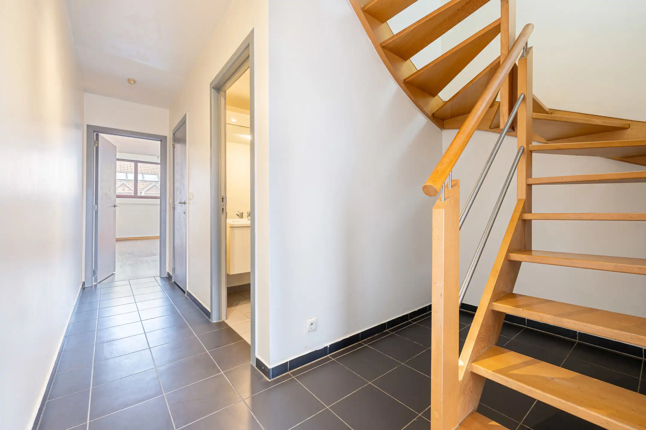 Appartement met 2 slaapkamers + P foto 9
