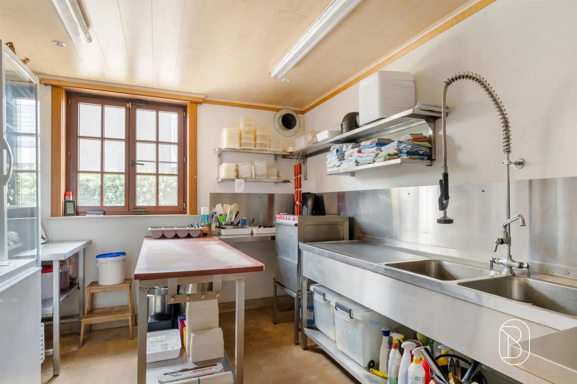 Goed draaiende broodjeszaak met ruim appartement in Vichte foto 11