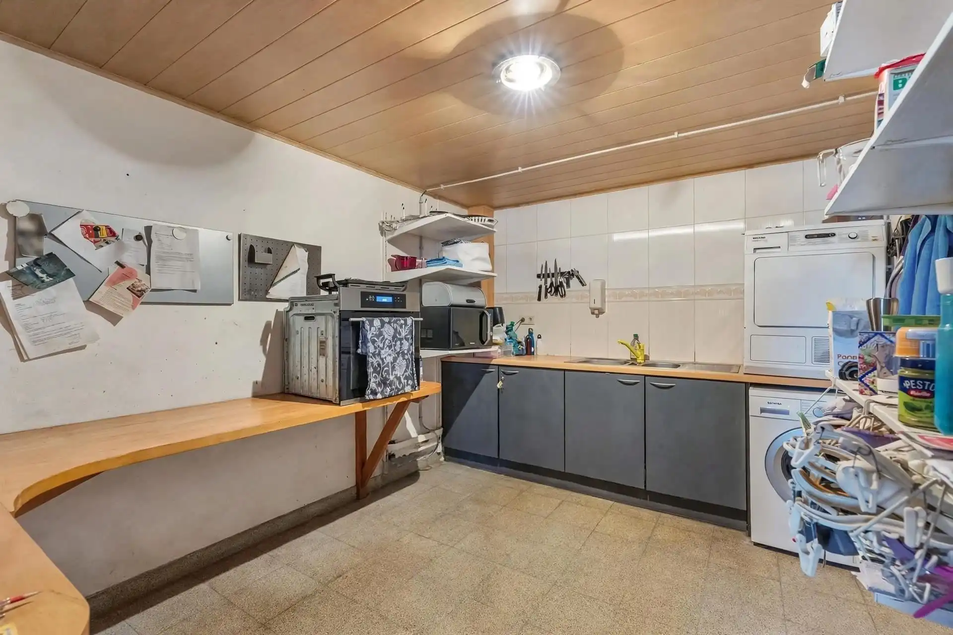 Landelijke hoeve met stallingen en potentieel. foto 19